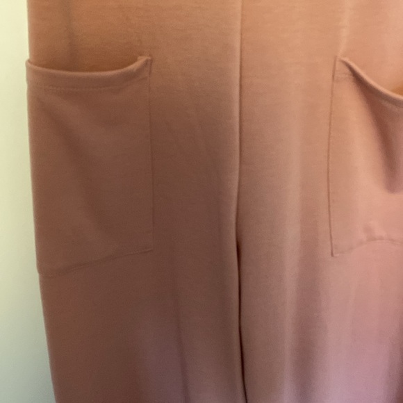 Pink stretchy jumpsuit - Picture 4 of 4